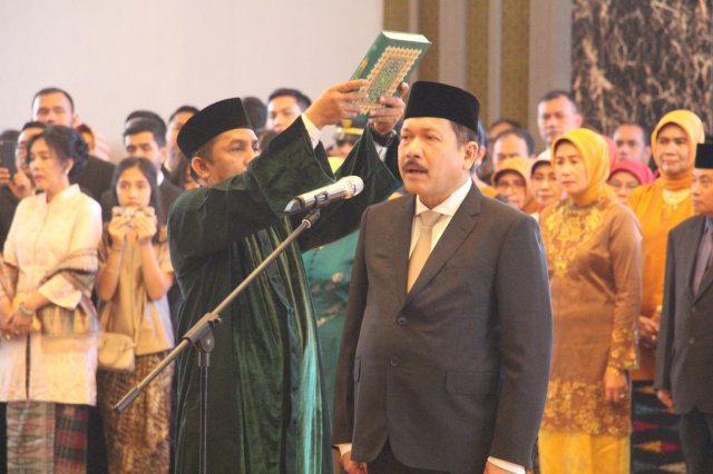 Pelantikan Kepala Balitbang Diklat Kumdil  DR. Zarof Ricar, SH, S.Sos, M.Hum Oleh Ketua Mahkamah Agung RI