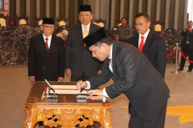 Pelantikan Kepala Balitbang Diklat Kumdil  DR. Zarof Ricar, SH, S.Sos, M.Hum Oleh Ketua Mahkamah Agung RI